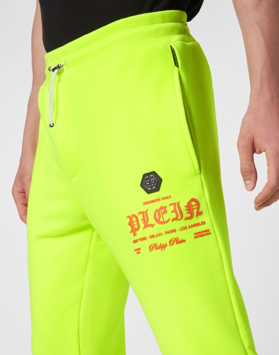 брюки спортивные  из проверенных материалов спереди