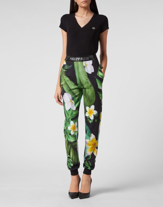 Товар зеленого цвета с внутренней стороны