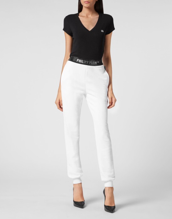 Товар белого цвета с внутренней стороны