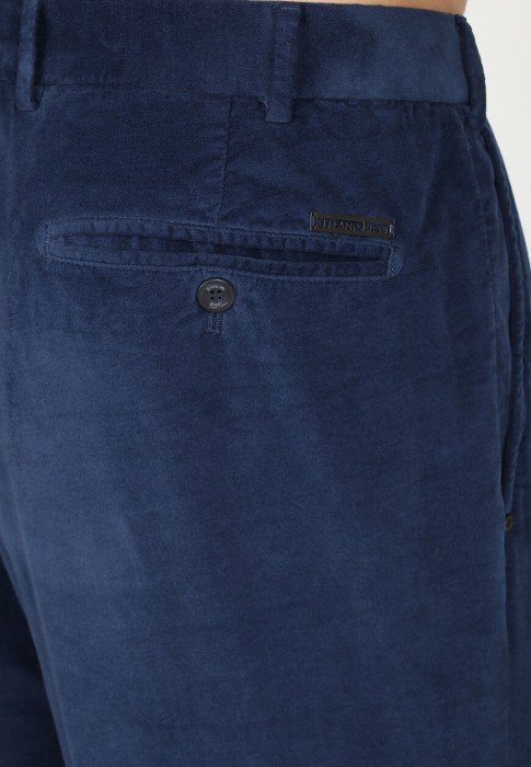 брюки велюровые  делового стиля с лицевой стороны