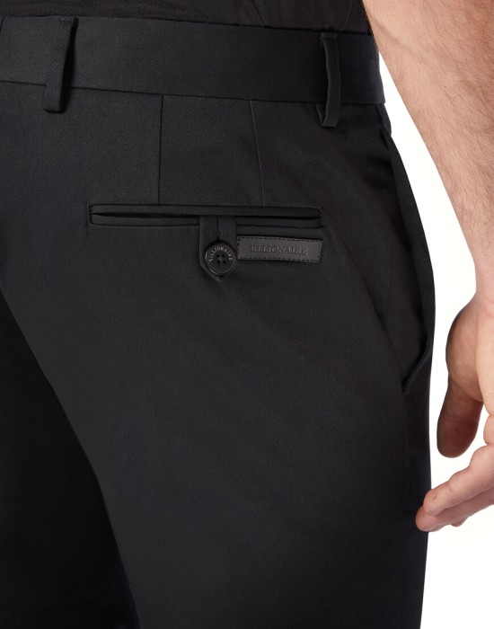 Товар черного цвета с внутренней стороны