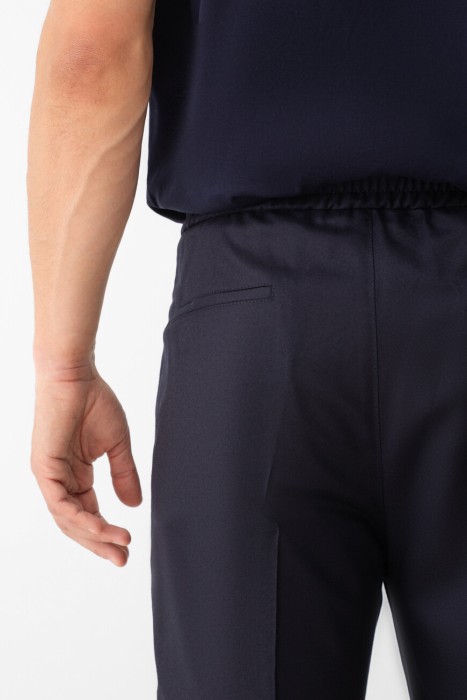 Товар синего цвета с внутренней стороны