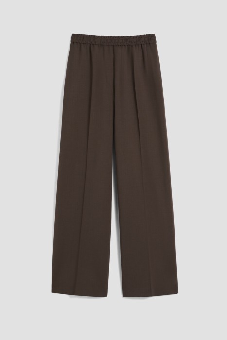 Товар коричневого цвета с внутренней стороны