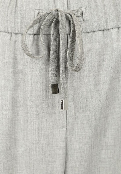 брюки  из проверенных материалов спереди