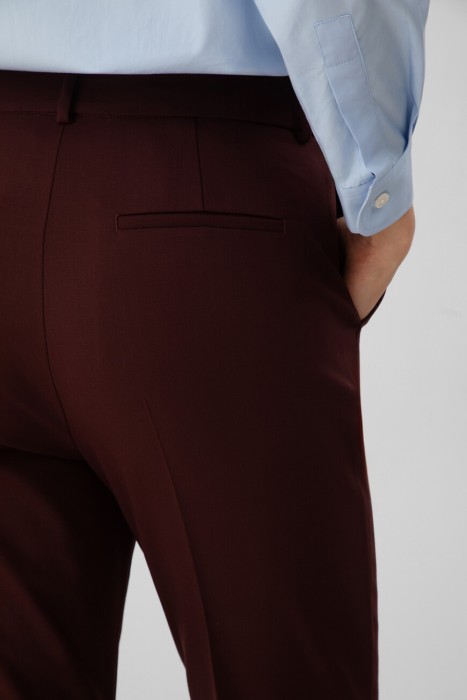 Товар бордового цвета с внутренней стороны