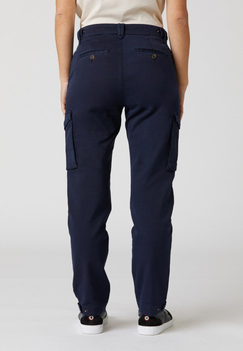 Товар синего цвета с внутренней стороны