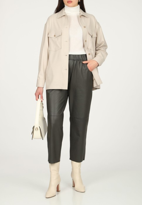 брюки  по цене 74830 руб вид справа