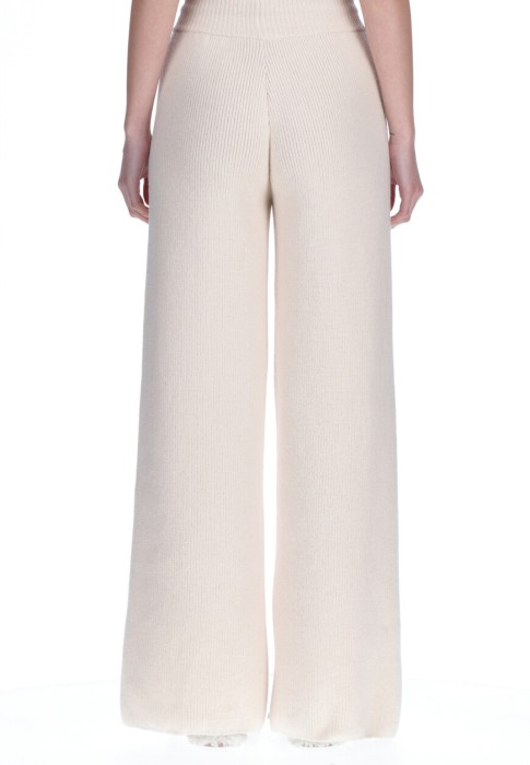 брюки  по цене 60130 руб вид справа