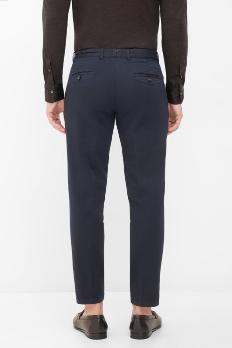 брюки  по цене 38600 руб вид справа