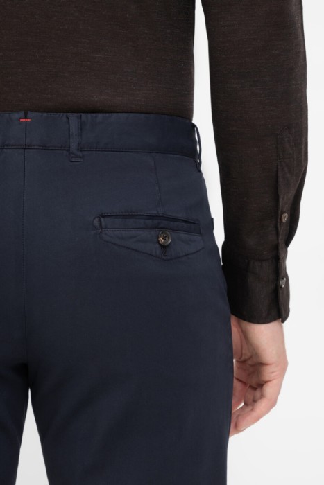 Товар синего цвета с внутренней стороны