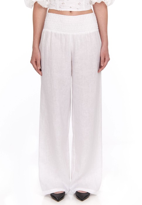 Товар белого цвета с внутренней стороны