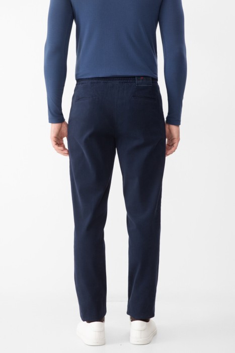 брюки  по цене 59000 руб вид справа