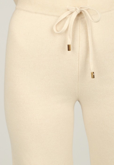 брюки  из проверенных материалов спереди