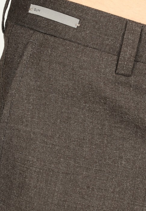 Товар коричневого цвета с внутренней стороны