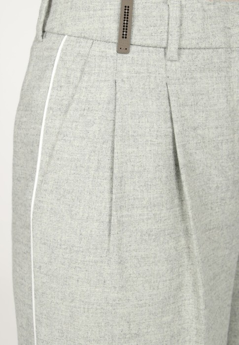 брюки  из проверенных материалов спереди