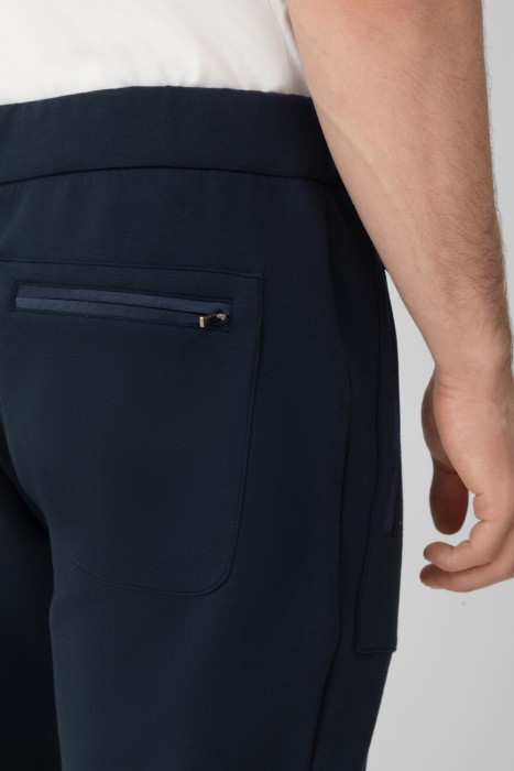 Товар синего цвета с внутренней стороны