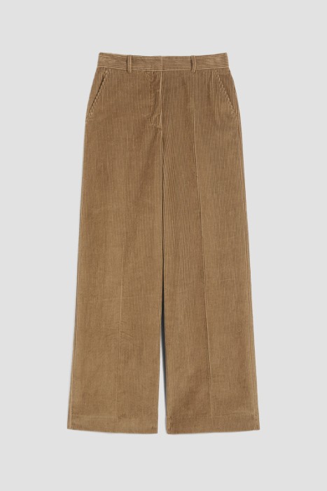 Товар коричневого цвета с внутренней стороны