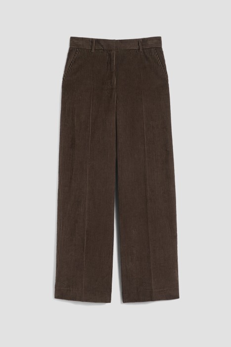 Товар коричневого цвета с внутренней стороны