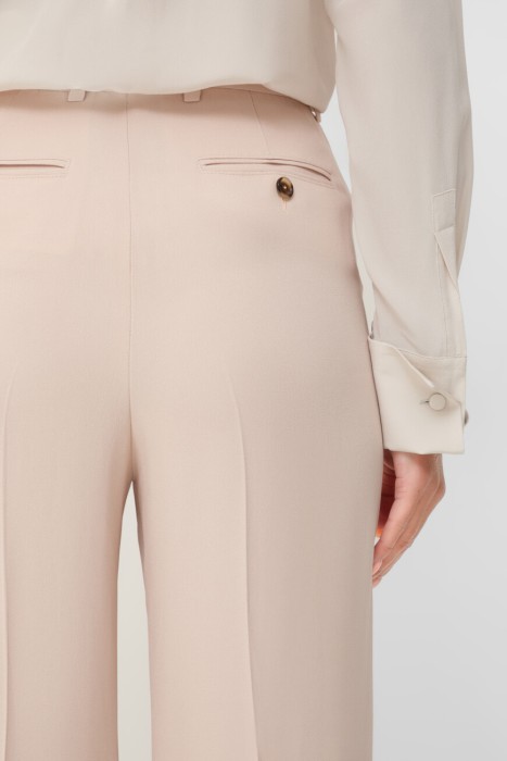 Товар розового цвета с внутренней стороны