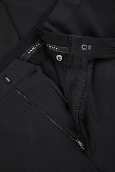 Товар черного цвета с внутренней стороны