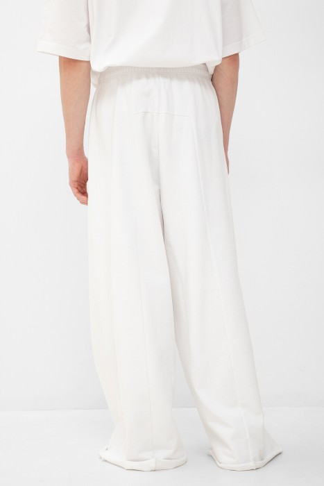 брюки  от бренда vetements вид слева