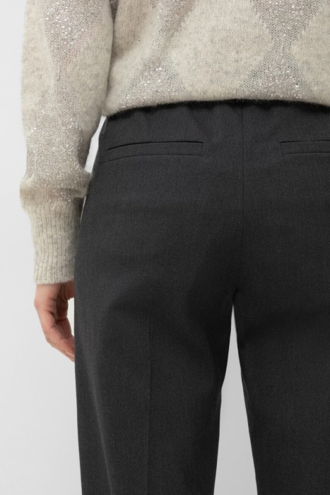 Товар серого цвета с внутренней стороны