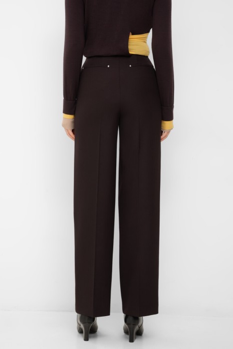 брюки  от бренда fendi вид слева