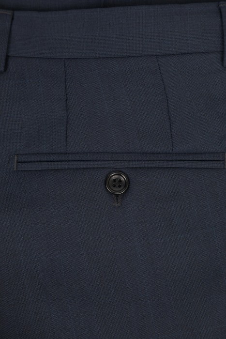 Товар синего цвета с внутренней стороны