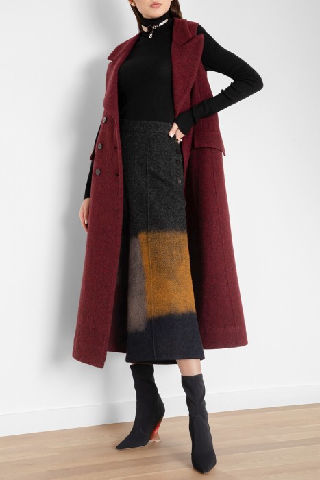 Товар серого цвета с внутренней стороны