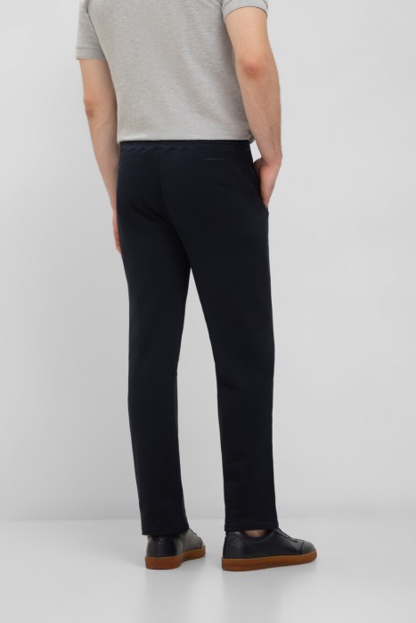 брюки  по цене 18000 руб вид справа