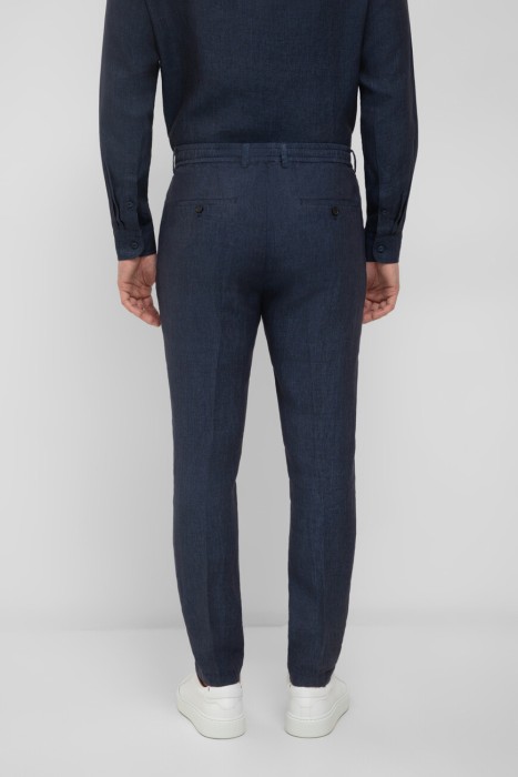 брюки  по цене 26000 руб вид справа