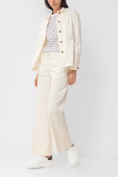 Товар белого цвета с внутренней стороны