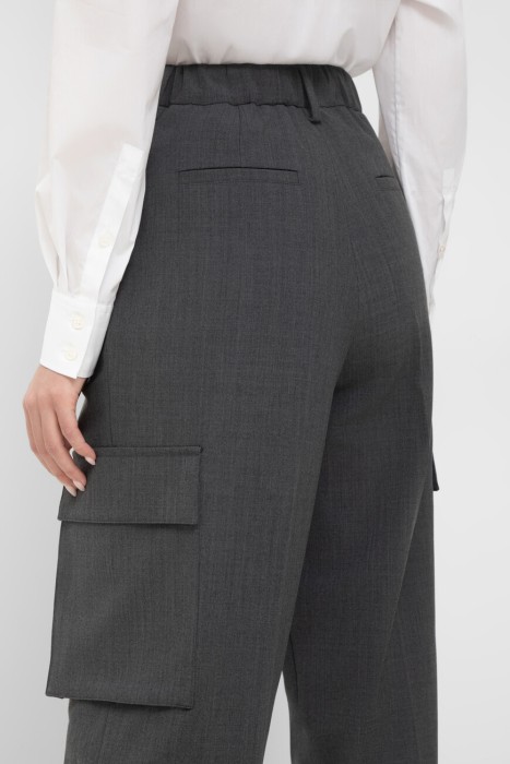 Товар черного цвета с внутренней стороны