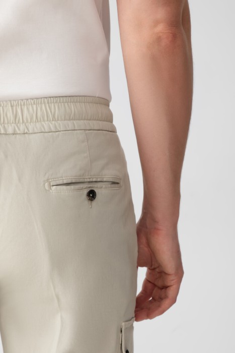 Товар черного цвета с внутренней стороны