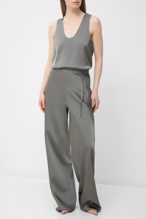 Товар серого цвета с внутренней стороны