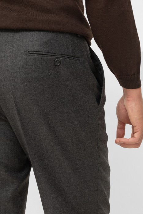 Товар серого цвета с внутренней стороны