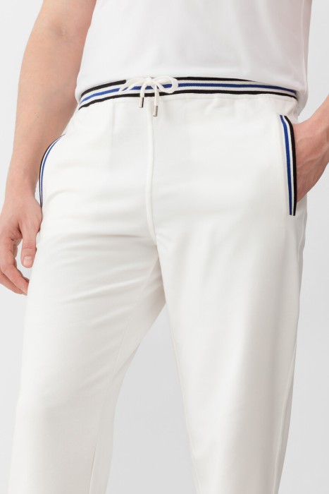 брюки  из англии вид сбоку