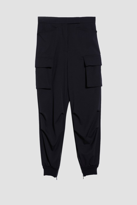 Товар черного цвета с внутренней стороны