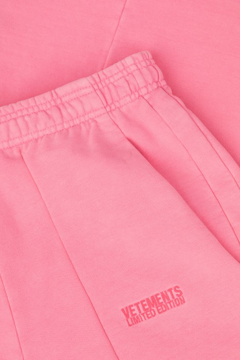 брюки  спортивного стиля с лицевой стороны