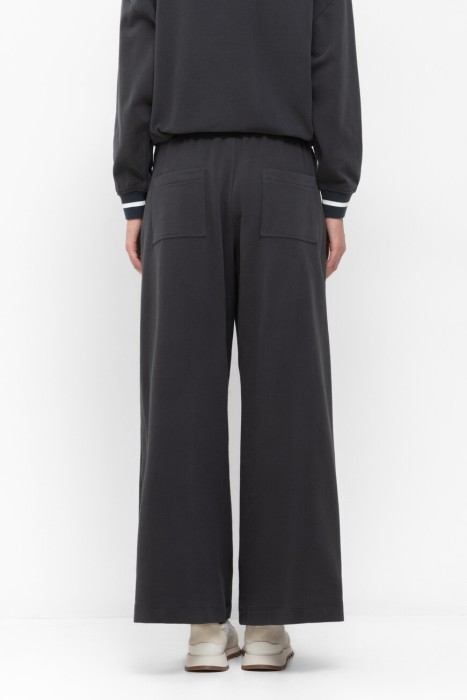 брюки  от бренда brunello cucinelli вид слева