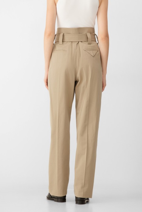 брюки  по цене 104000 руб вид справа