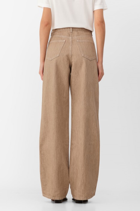 брюки  по цене 64800 руб вид справа