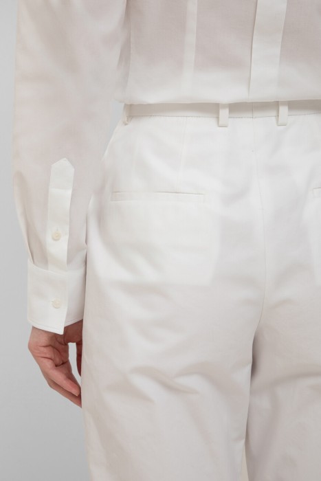 Товар белого цвета с внутренней стороны