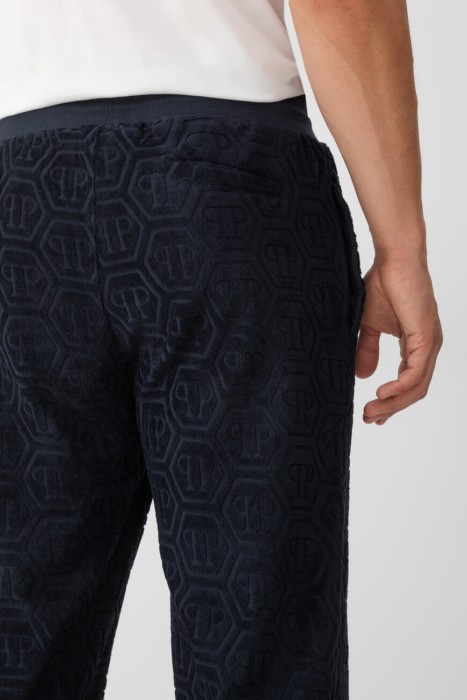 Товар синего цвета с внутренней стороны