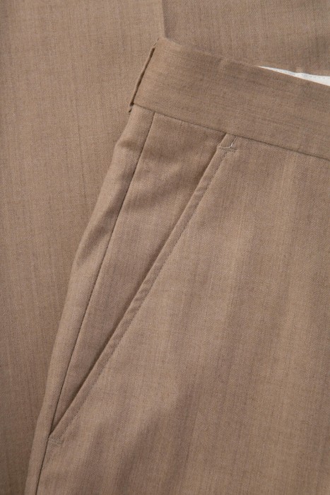 Товар бежевого цвета с внутренней стороны