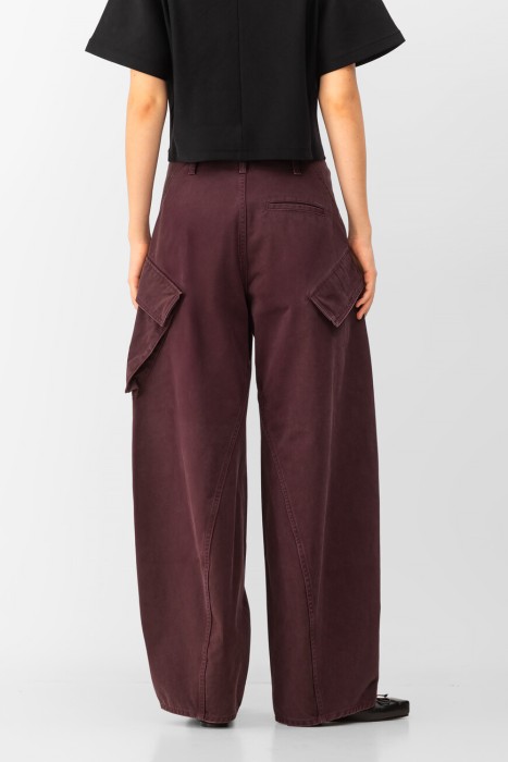 брюки  по цене 127725 руб вид справа