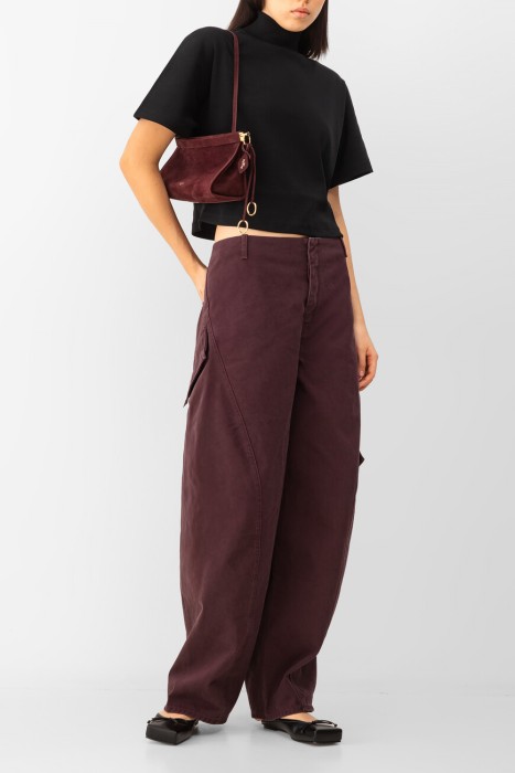 Товар бордового цвета с внутренней стороны