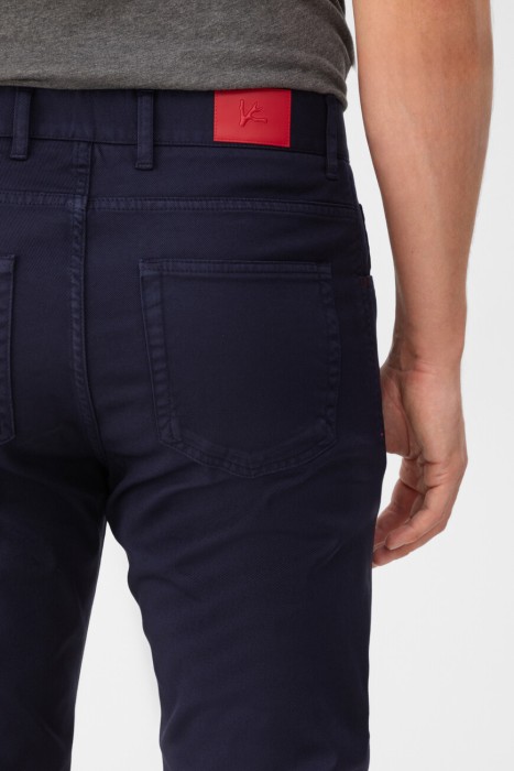 Товар синего цвета с внутренней стороны