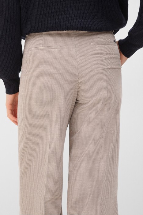 Товар серого цвета с внутренней стороны