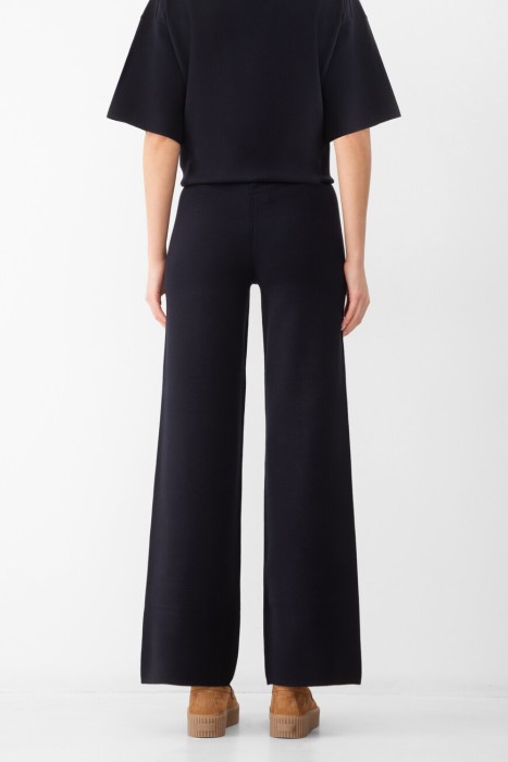 брюки  по цене 34500 руб вид справа